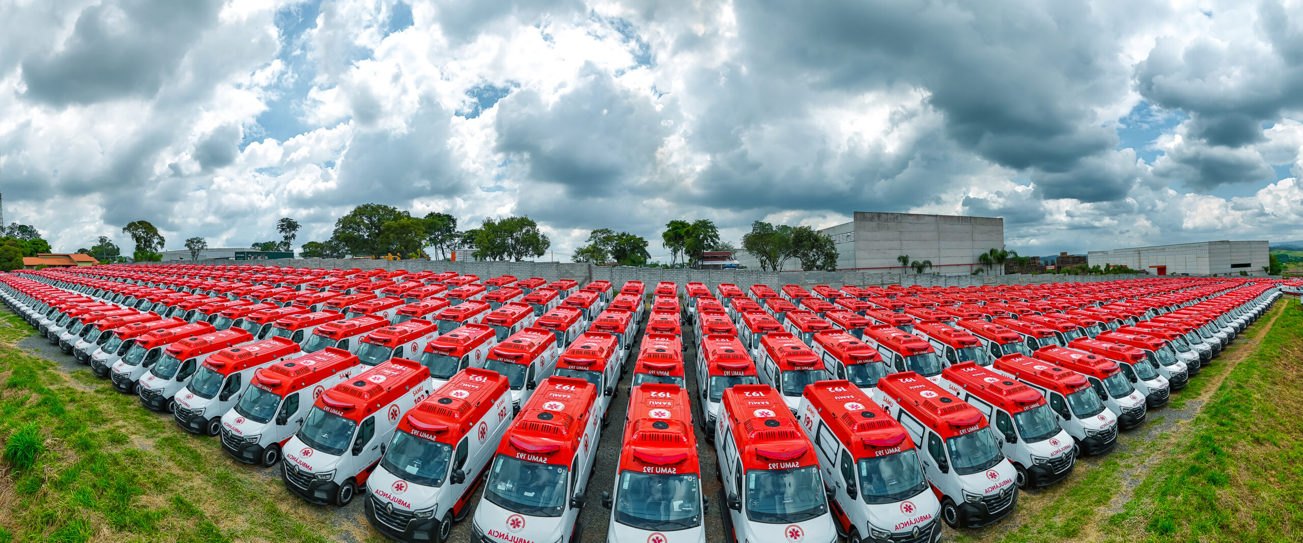 🚑 Garanhuns avança na saúde com a chegada de duas novas ambulâncias para o Samu!